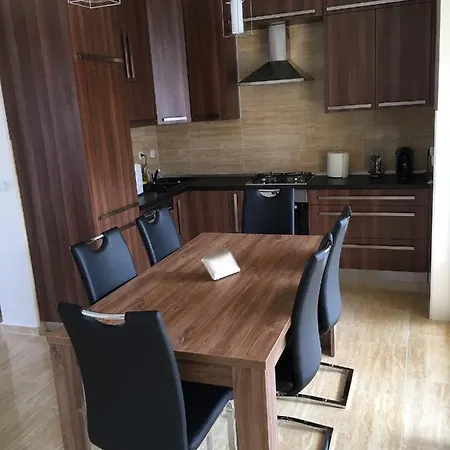 Feriehus Modern Mediterran Apartman